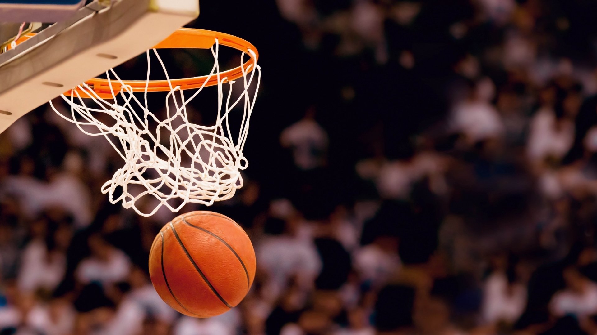 莱万复出，巴萨的及时雨，还是战术的双刃剑？
